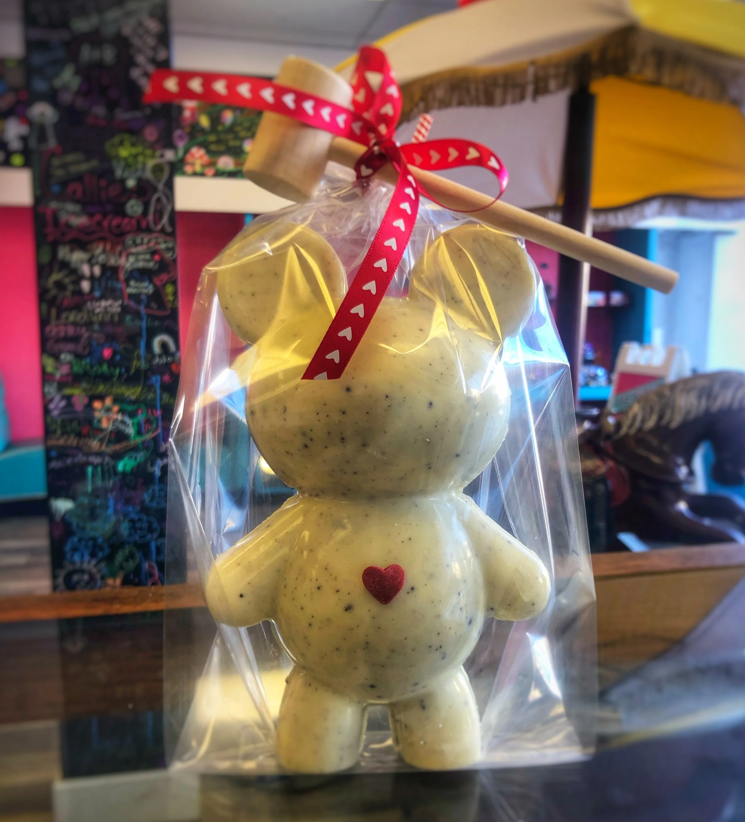 Giant chocolate bear cheap